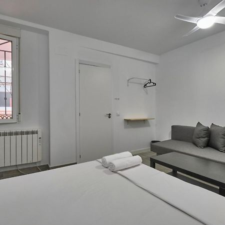 Nunez De Arce Habitaciones มาดริด ภายนอก รูปภาพ