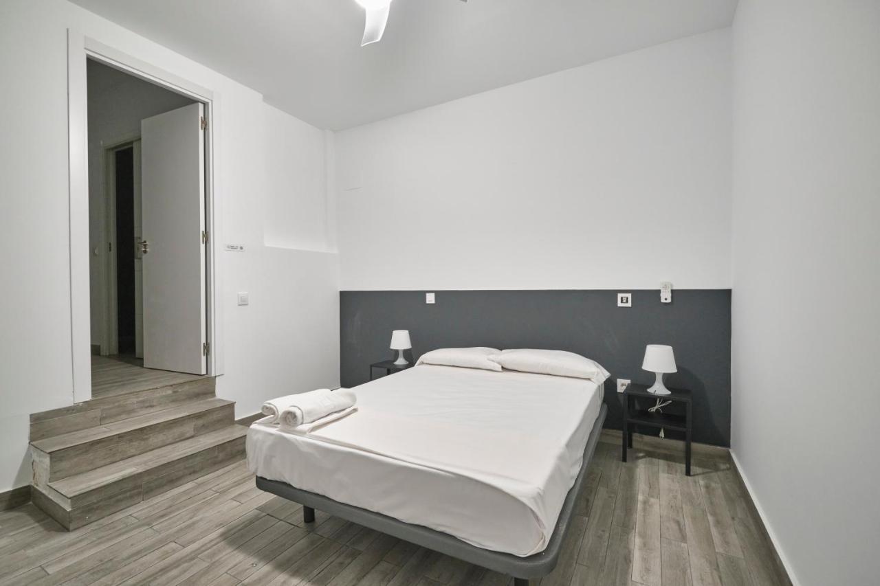 Nunez De Arce Habitaciones มาดริด ภายนอก รูปภาพ