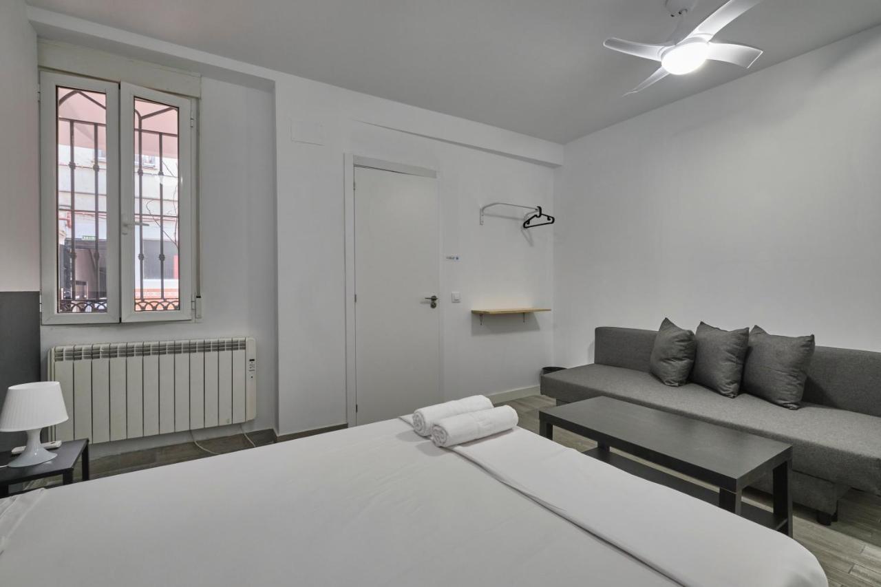 Nunez De Arce Habitaciones มาดริด ภายนอก รูปภาพ