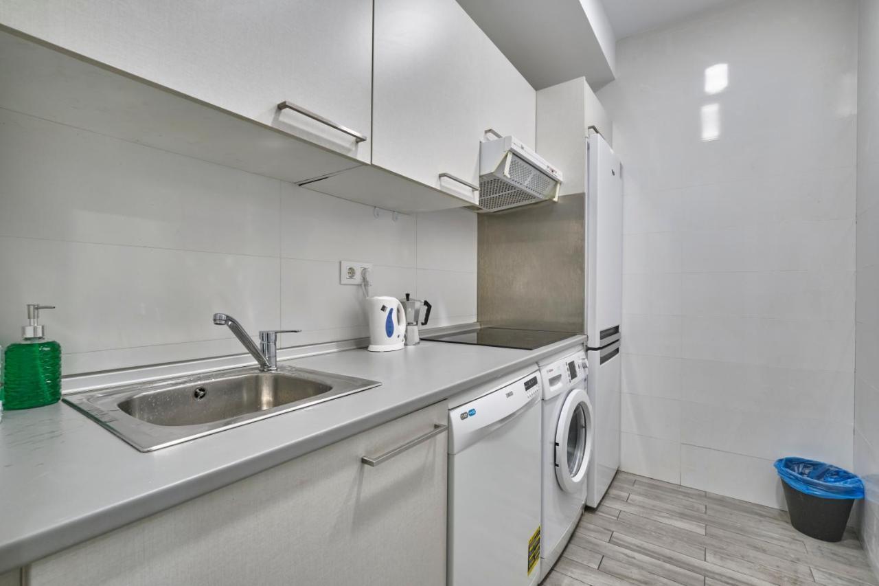 Nunez De Arce Habitaciones มาดริด ภายนอก รูปภาพ