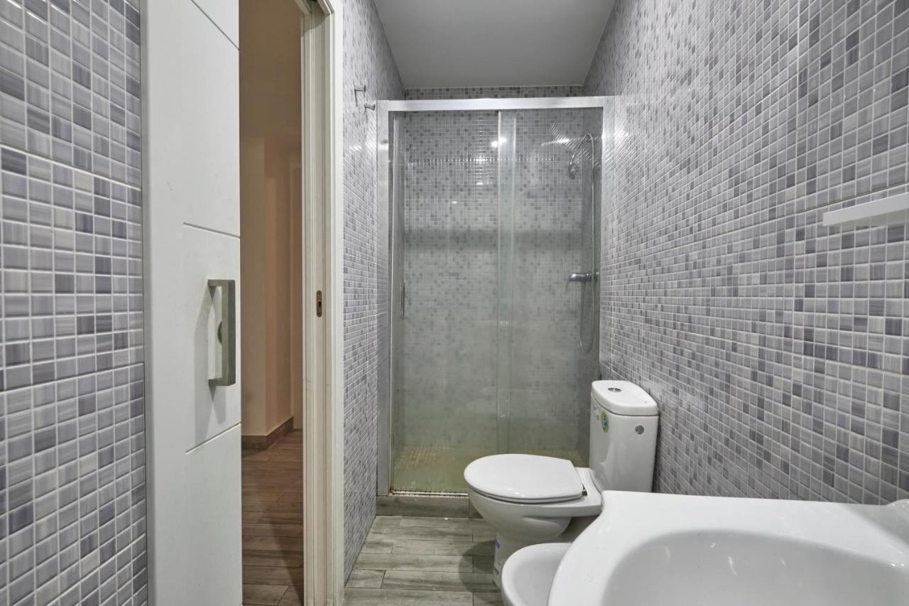 Nunez De Arce Habitaciones มาดริด ภายนอก รูปภาพ